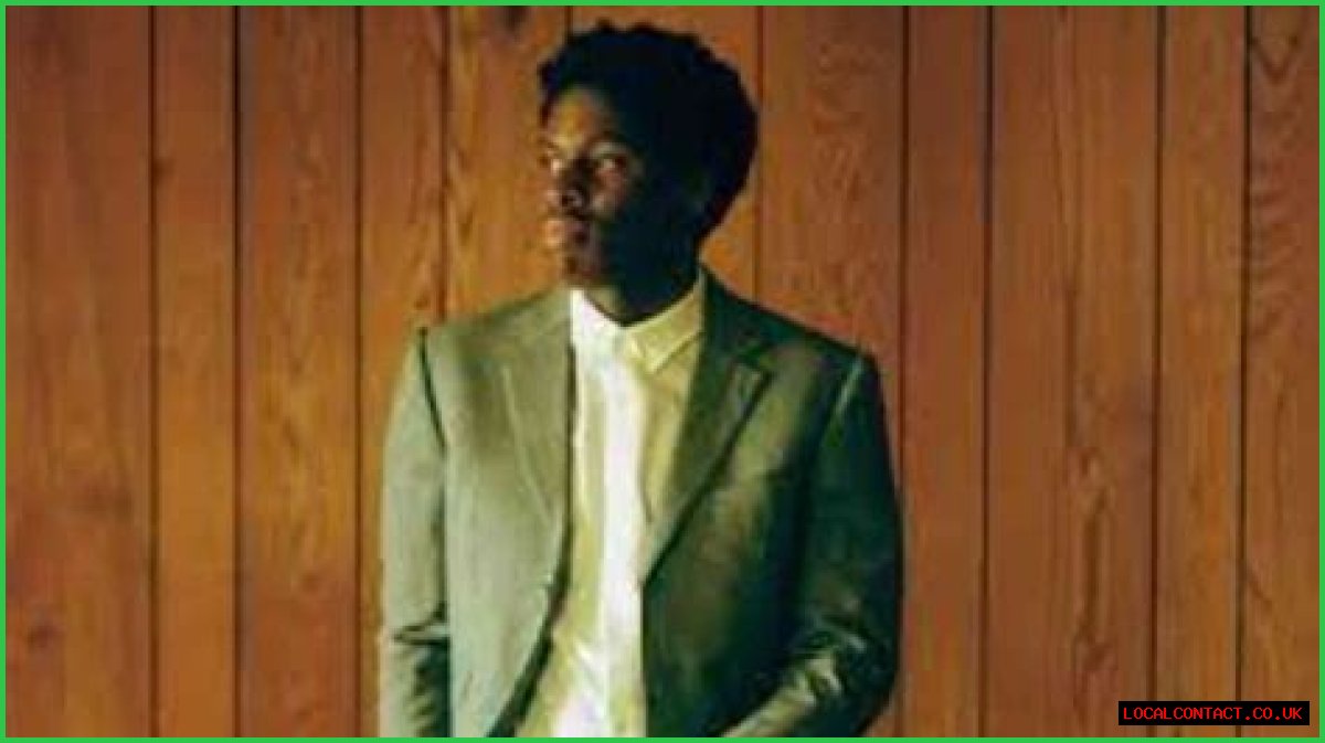 Daniel Caesar (Soul Singer) - Age, Birthday, Bio, Facts, Family, Net Worth, Height & More
