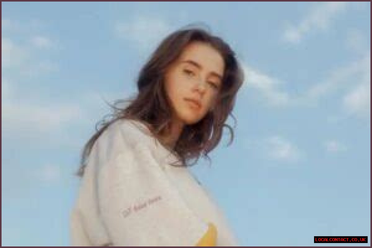 Discovering Clairo's Height: A Dive Into Her Life And Career