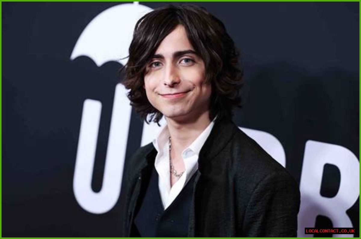 How tall is Aidan Gallagher