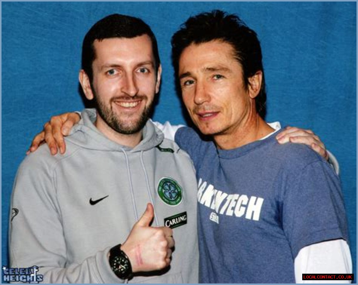 How tall is Dominic Keating