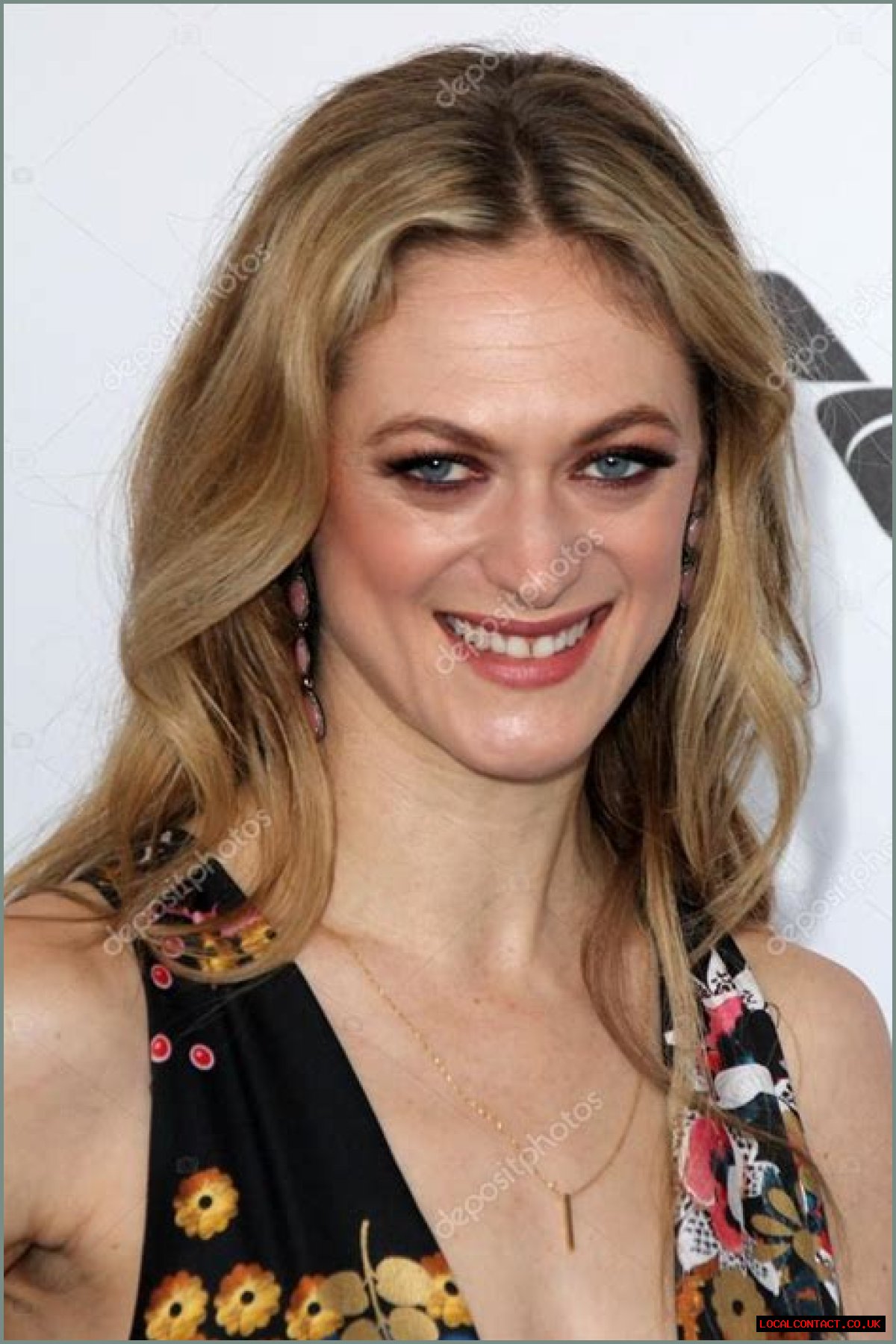 How tall is Marin Ireland