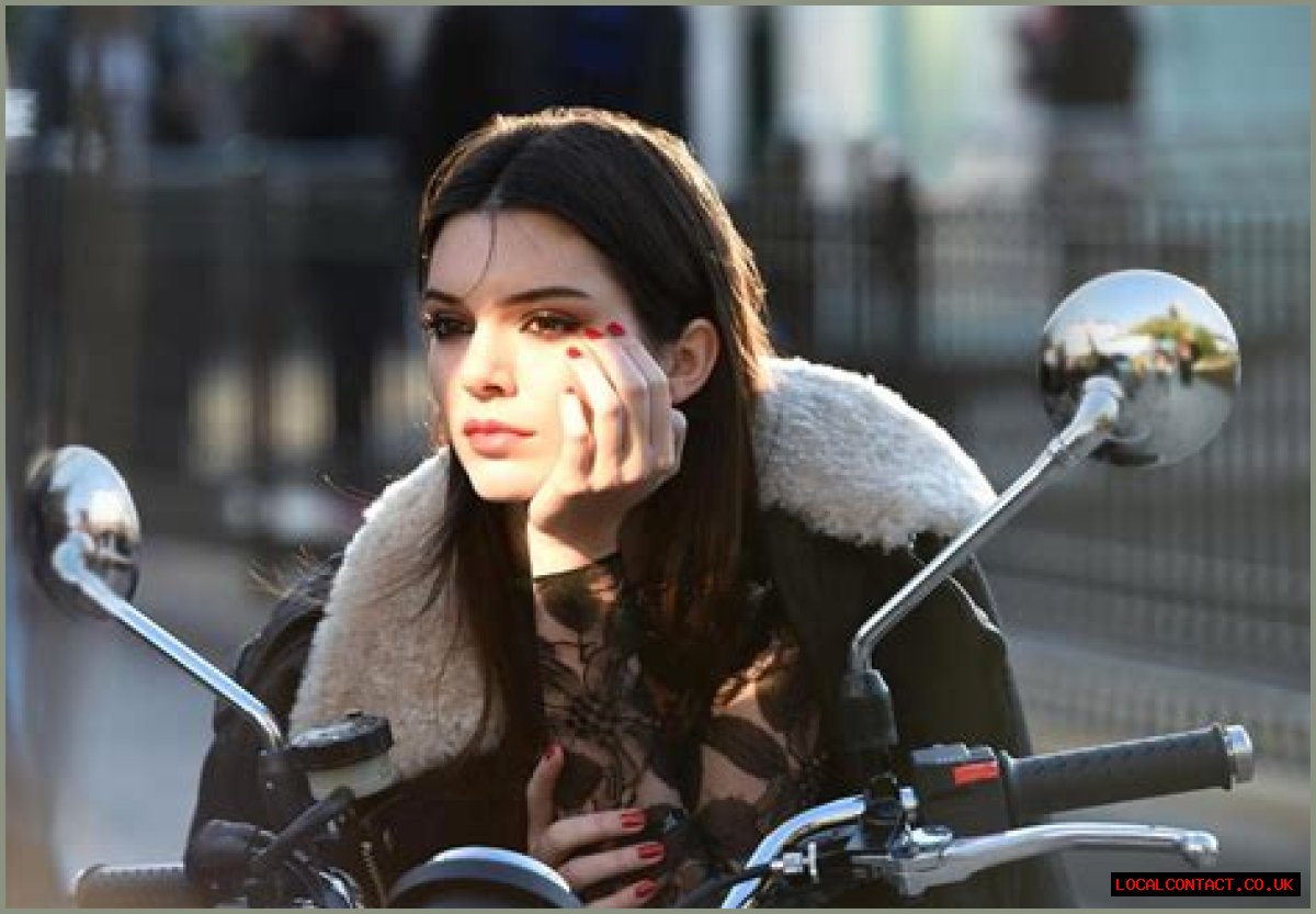 Kendall Jenner Lands Major Beauty Contract With Estee Lauder: Details
