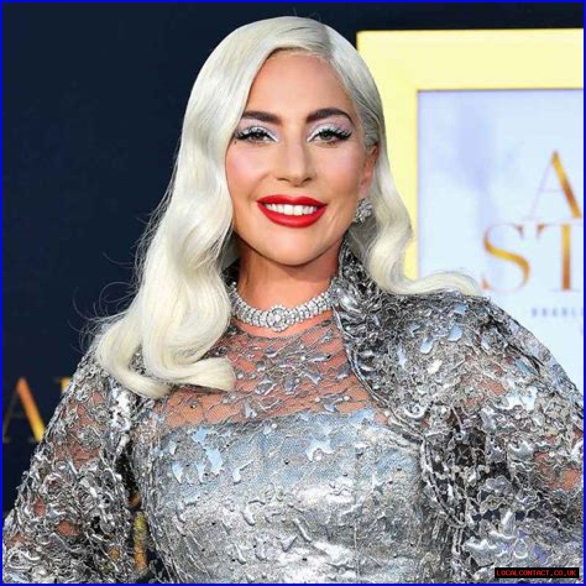 Lady Gaga's Nip Slip: She Takes Her Bra Off to Get Pizza in NYC