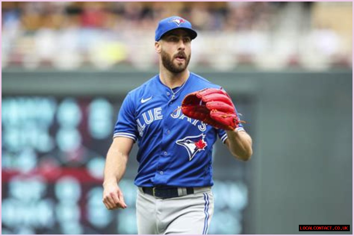 MLB's Anthony Bass Says Flight Attendant Made His Pregnant Wife Clean Their Child's Popcorn Mess Off the Floor