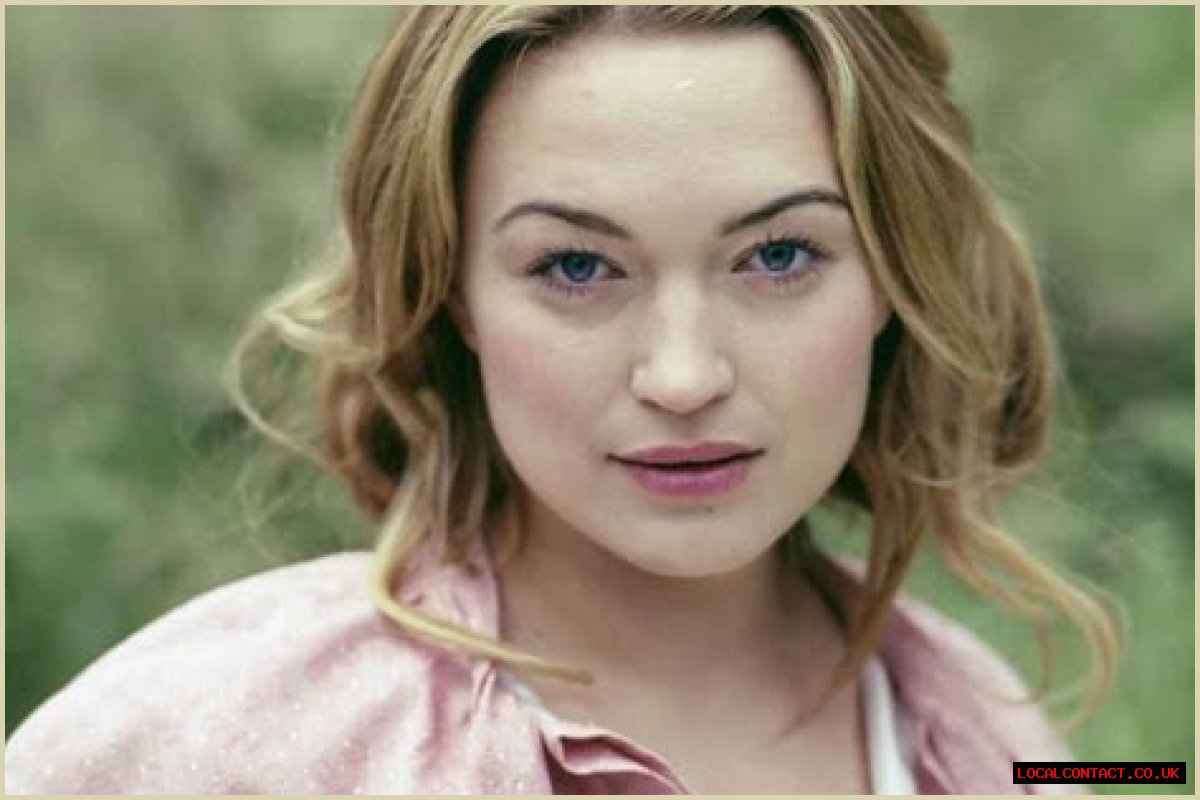 Sophia Myles’ Father Dies After Fight With Coronavirus