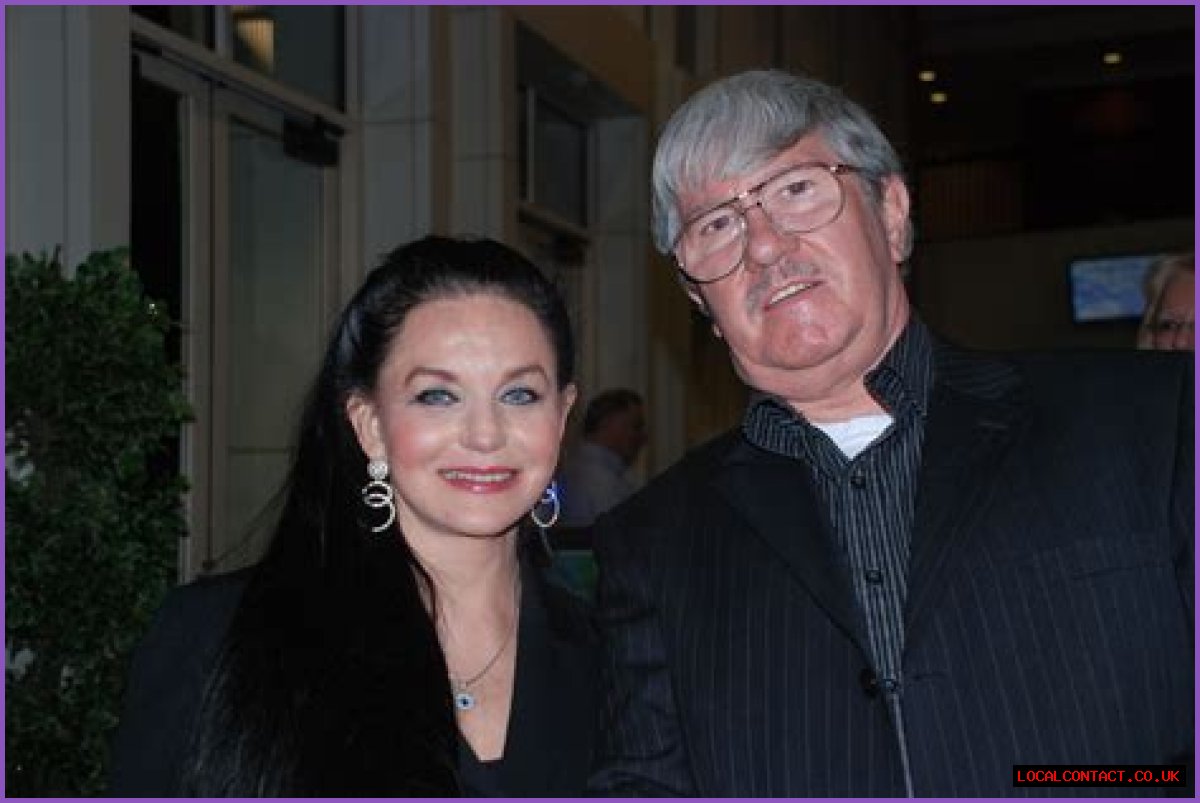 Unraveling The Love Story: Who Was Crystal Gayle Married To?
