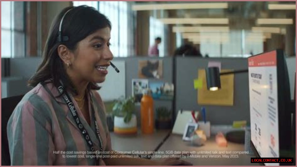 Who Is The Actress In The Sam Consumer Cellular Commercial?